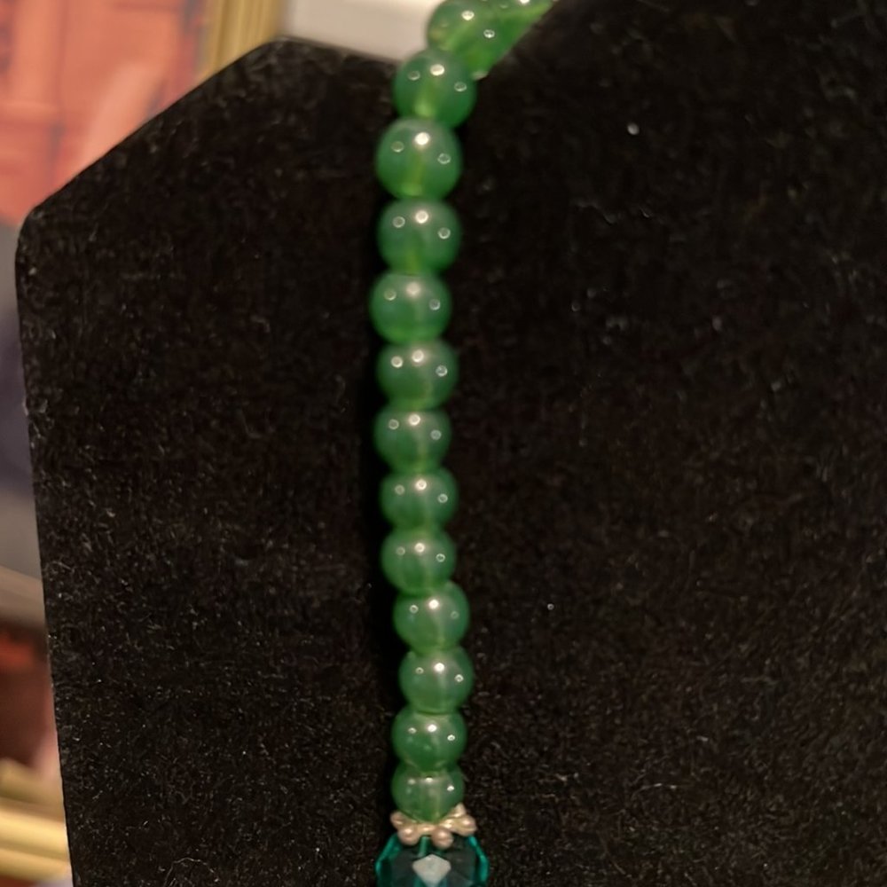 Vintage Green Beaded Necklace Handmade by an Argentine Designer - Picture 4 of 8